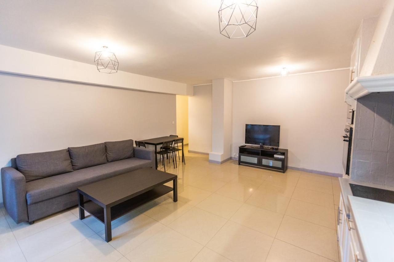 Superbe T4 Renove Spacieux Avec Stationnement Libre Et Gratuit Apartment *