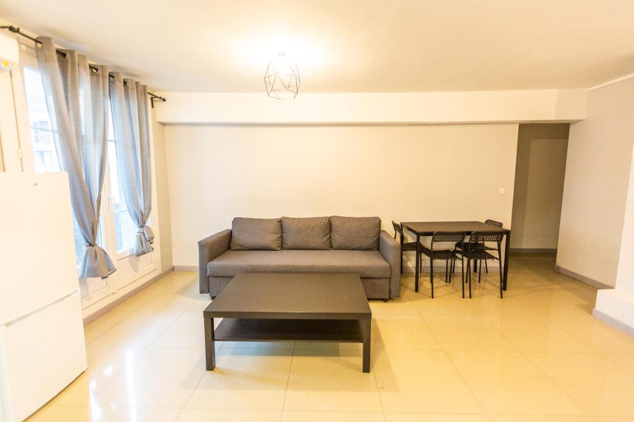 Superbe T4 Renove Spacieux Avec Stationnement Libre Et Gratuit Apartment *
