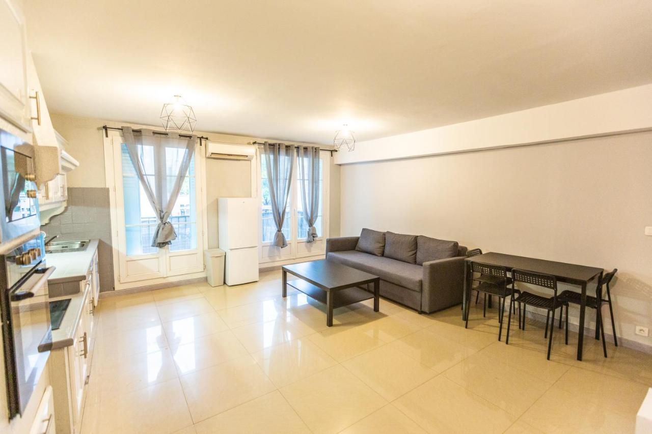 Superbe T4 Renove Spacieux Avec Stationnement Libre Et Gratuit Apartment