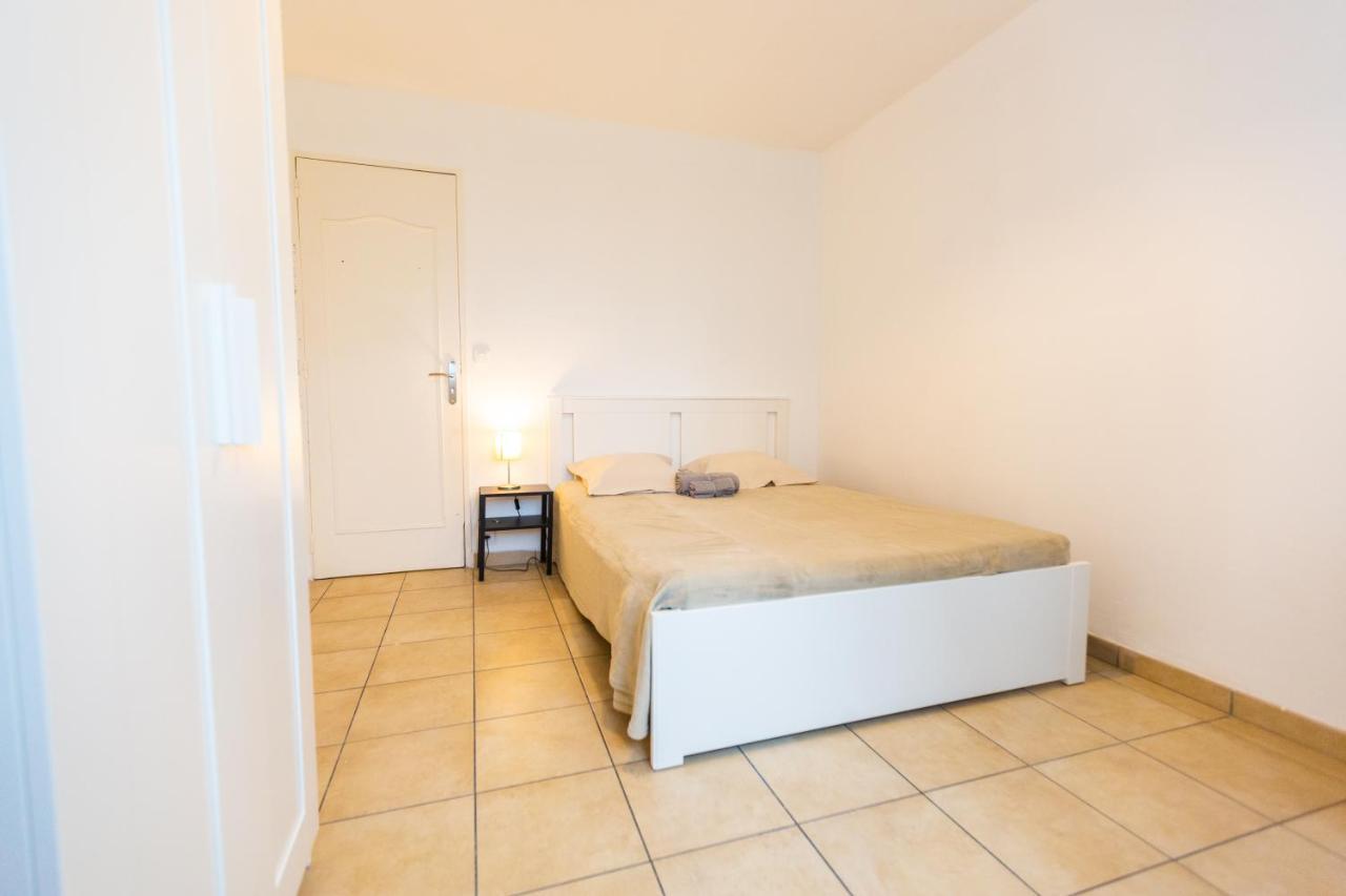 Superbe T4 Renove Spacieux Avec Stationnement Libre Et Gratuit *