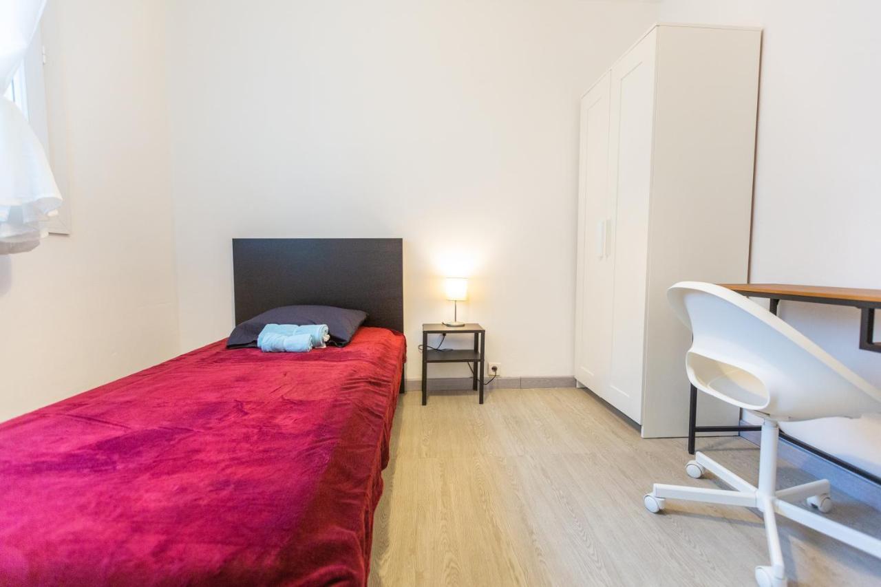 Superbe T4 Renove Spacieux Avec Stationnement Libre Et Gratuit Apartment