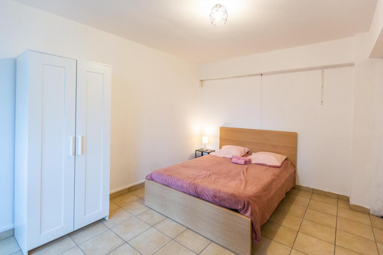Apartment Superbe T4 Renove Spacieux Avec Stationnement Libre Et Gratuit Marseilles